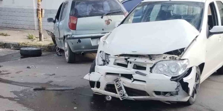 CHOCARON DOS AUTOS, UNO DE LOS CONDUCTORES IBA ALCOHOLIZADO