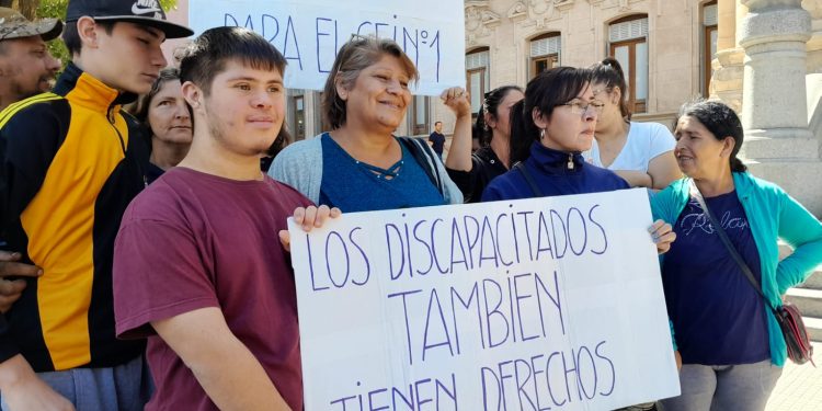 ZALETTI: «LA REUNIÓN CON EL INTENDENTE NOS DEJÓ UN POCO MÁS TRANQUILOS, PERO TODAVÍA NO TENEMOS UNA SOLUCIÓN»