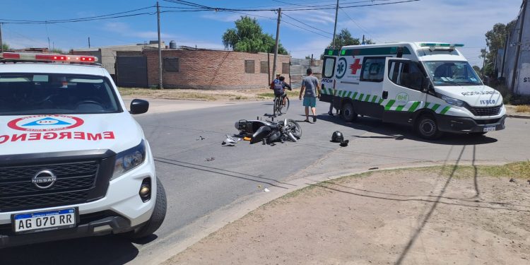 TARDE COMPLICADA EN EL TRÁNSITO BAHIENSE, UN MENOR HERIDO Y UN TRIPLE CHOQUE