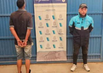 UN HOMBRE FUE ARRESTADO LUEGO DE APUNTARLE CON UN ARMA A SU PAREJA CON SU HIJO EN BRAZOS