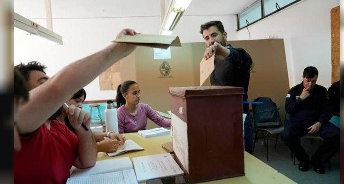 URUGUAY VOTA PARA ELEGIR A SU PROXIMO PRESIDENTE