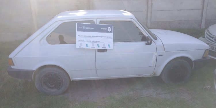 UN HOMBRE APREHENDIDO POR EL ROBO DE UN AUTO