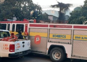 UN PRINCIPIO DE INCENDIO EN EL BARRIO UNIVERSITARIO AFECTÓ A UN AUTO