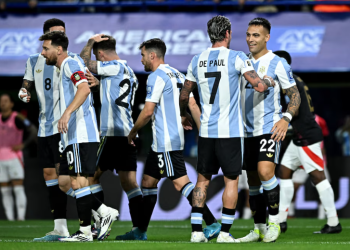 LA SELECCIÓN ARGENTINA VENCIÓ 1-0 A PERÚ Y CERRÓ EL 2024 COMO LÍDER DE LAS ELIMINATORIAS