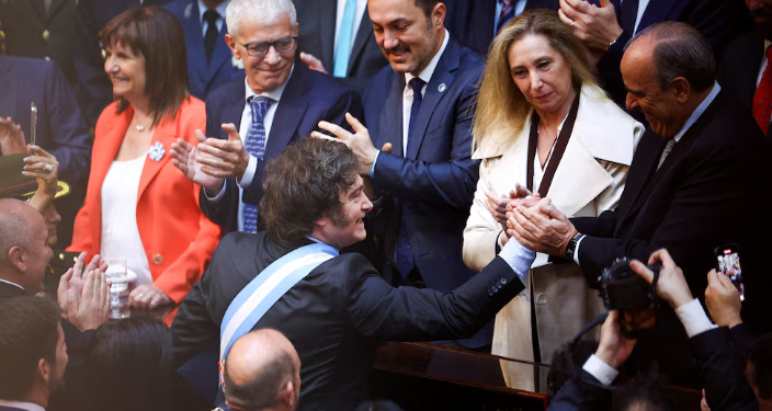 EL GOBIERNO PONE EN DUDA LA COMISIÓN PARA REDACTAR LA NUEVA VERSIÓN DE FICHA LIMPIA Y SE DEMORA EL PROYECTO