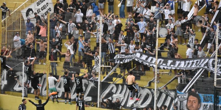 LINIERS VENCIÓ A BELLA VISTA POR PENALES Y ES EL CAMPEÓN DEL 2024