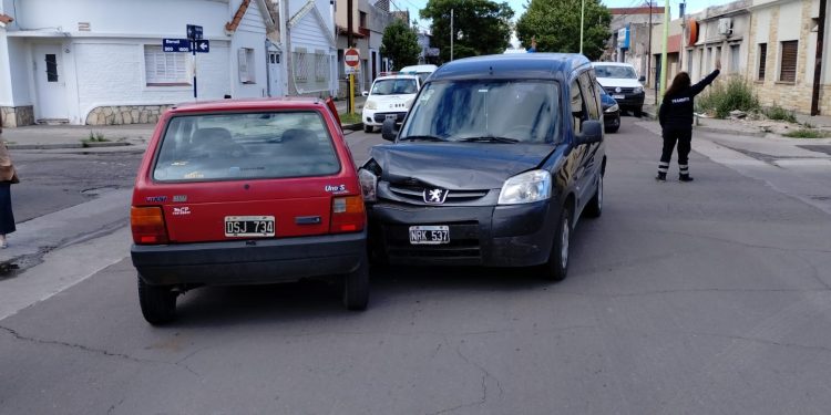 UN CHICO DE 4 AÑOS Y UN MOTOCICLISTA FUERON HOSPITALIZADOS POR DISTINTOS ACCIDENTES DE TRÁNSITO