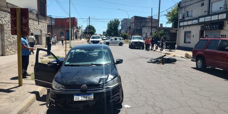 UN MOTOCILISTA FUE TRASLADADO EN CÓDIGO ROJO LUEGO DE UN FUERTE CHOQUE