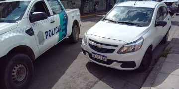 UNA MOTOCICLISTA FUE TRASLADADA AL HOSPITAL LUEGO DE UN CHOQUE EN EL CENTRO DE BAHÍA