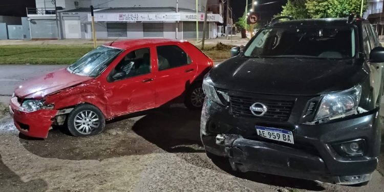 UNA JOVEN RESULTO HERIDA LUEGO DE UN CHOQUE ENTRE UNA CAMIONETA Y UN AUTO