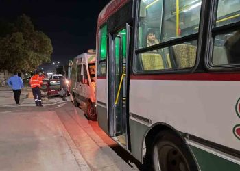 UNA MUJER FUE HOSPITALIZADA LUEGO DE QUE EL COLECTIVO EN EL QUE VIAJABA FRENARA DE GOLPE