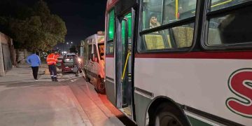 UNA MUJER FUE HOSPITALIZADA LUEGO DE QUE EL COLECTIVO EN EL QUE VIAJABA FRENARA DE GOLPE