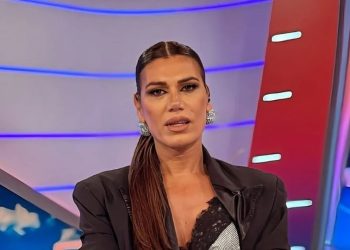 FLORENCIA DE LA V SE DESPIDIO DE INTRUSOS