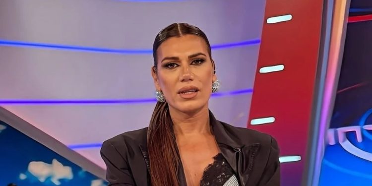 FLORENCIA DE LA V SE DESPIDIO DE INTRUSOS