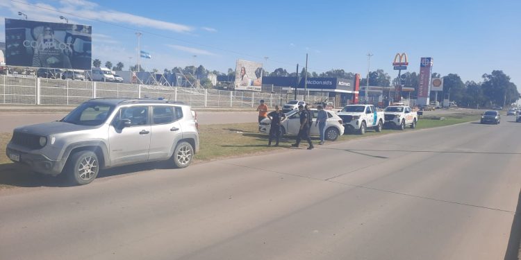 DOS MOTOCICLISTAS HERIDOS Y UN CONDUCTOR FUE ASISTIDO POR UNA CRISIS DE NERVIOS