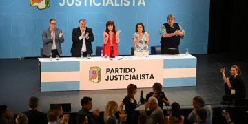 SIN KICILLOF NI LA CGT EN EL ACTO, CRISTINA ASUMIÓ COMO PRESIDENTA DEL PJ A NIVEL NACIONAL