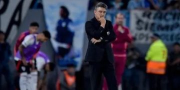 RACING CERRÓ EL AÑO FELIZ ANTE UN RIVER QUE NO ASEGURO SU ÚLTIMO OBJETIVO