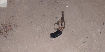 UN MENOR DE 14 AÑOS FUE SORPRENDIDO CON UN ARMA