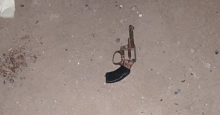 UN MENOR DE 14 AÑOS FUE SORPRENDIDO CON UN ARMA