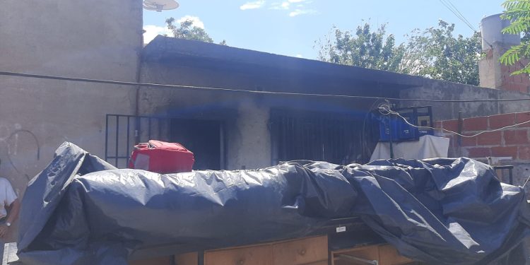 LAS PERDIDAS FUERON TOTALES EN UNA CASA LUEGO DE UN INCENDIO