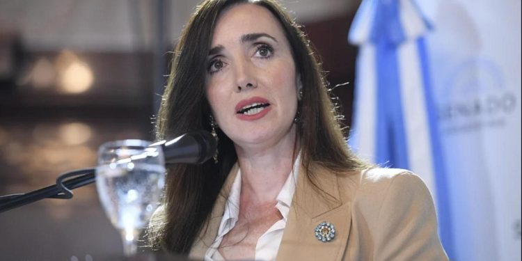 VILLARRUEL NEGOCIA UN BONO PARA EMPLEADOS LEGISLATIVOS Y DEFINE LAS DIETAS DE LOS SENADORES