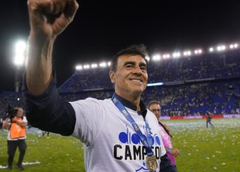 QUINTEROS ROMPIÓ EL SILENCIO Y EXPLICÓ SU SALIDA DE VELEZ