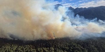 EL FUEGO YA CONSUMIÓ CASI 3.000 HECTÁREAS EN BARILOCHE