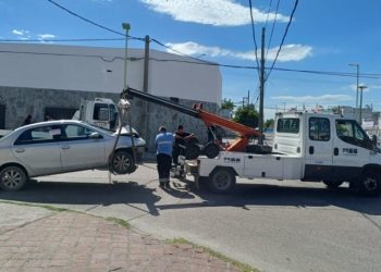 UN CHOFER DE UBER CHOCÓ CONTRA UNA COLUMNA, ESTABA DROGADO CON MARIUANA Y COCAÍNA
