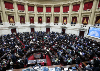 EL GOBIERNO NEGOCIA CON EL CONGRESO Y DEFINE SI EL VIERNES LLAMA A SESIONES EXTRAORDINARIAS