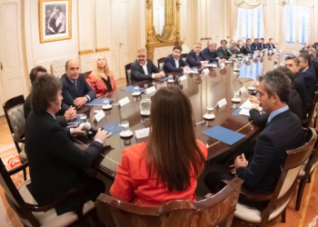 EN 2024, LAS TRANSFERENCIAS DISCRECIONALES DEL GOBIERNO NACIONAL A LAS PROVINCIAS CAYERON UN 75%