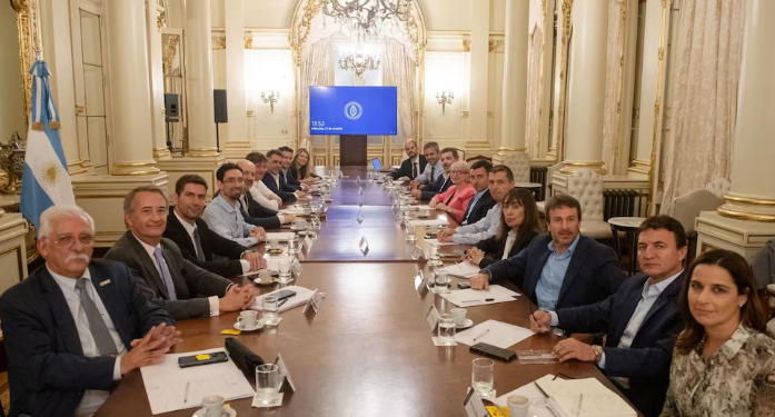 AÚN SIN LOS VOTOS PARA LAS EXTRAORDINARIAS, EL GOBIERNO ESPERA POR UNA REUNIÓN CON LOS DIALOGUISTAS PARA AVANZAR