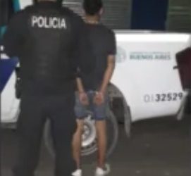 FUE APREHENDIDO POR GOLPEAR A SU PAREJA MENOR DE EDAD