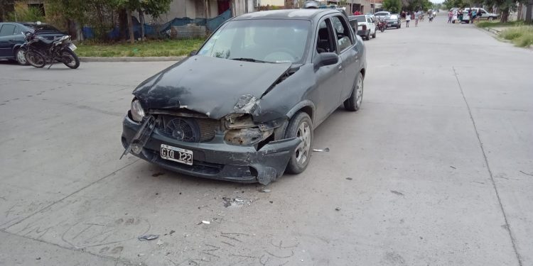 TRES MENORES FUERON ASISTIDAS LUEGO DE UN CHOQUE EN EL BARRIO SPURR