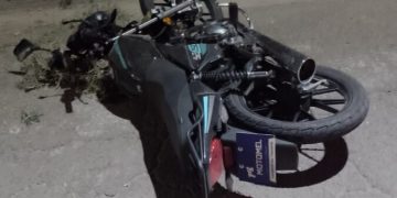UN MOTOCICLISTA FALLECIO LUEGO DE ESTRELLARSE CONTRA UN POSTE DE LUZ