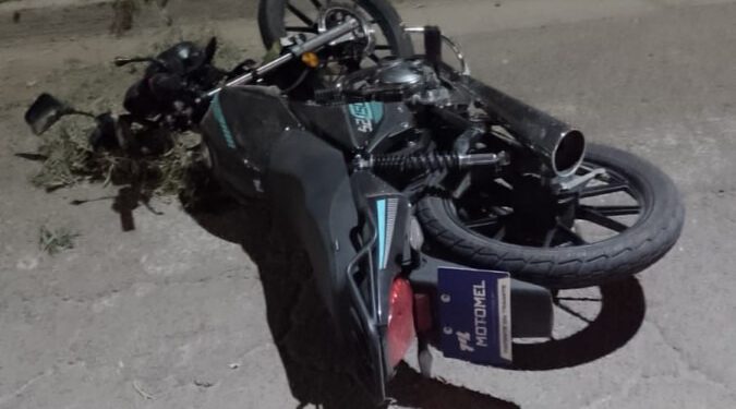 UN MOTOCICLISTA FALLECIO LUEGO DE ESTRELLARSE CONTRA UN POSTE DE LUZ