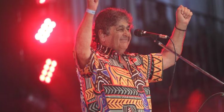 INTERNARON A CACHO DEICAS, EL CANTANTE DE LOS PALMERAS