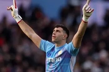 EL DIBU MARTÍNEZ OBTUVO UN PREMIO: «FINALMENTE GANÉ UNO»