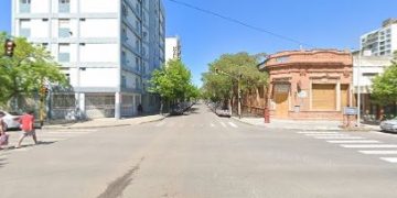 UNA CAMIONETA Y DOS MOTOS COLISIONARON EN COLÓN E ITALIA, HAY DOS HERIDOS