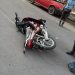 UN MOTOCICLISTA FUE HOSPITALIZADO CON POLITRAUMATISMOS POR UN CHOQUE EN EL CENTRO DE LA CIUDAD