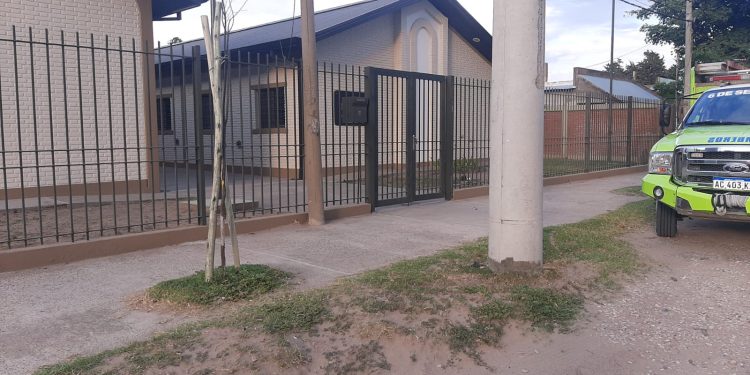 UN NENE CAYÓ DE UN PAREDÓN EN RINCÓN Y SALINAS CHICAS