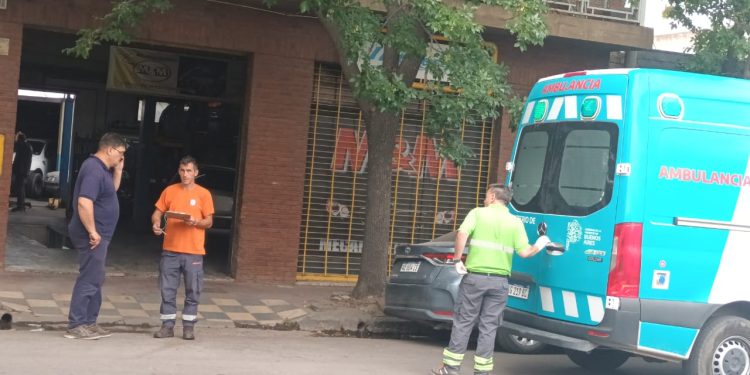 TRES HERIDOS, DOS CHOQUES Y UN ACCIDENTE LABORAL, EL REPORTE DEL JUEVES DE DEFENSA CIVIL