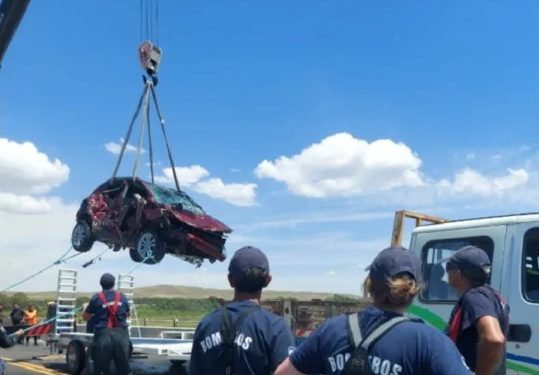 IDENTIFICARON A LA PERSONA QUE CAYÓ CON SU CAMIONETA AL DIQUE PASO DE LAS PIEDRAS
