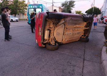 CHOCO CONTRA UN POSTE DE CEMENTO Y COLCÓ LUEGO DE SUFRIR UNA CRISIS EPILÉPTICA