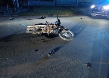 TRES PERSONAS RESULTARON HERIDAS EN UN TRIPLE CHOQUE DE MOTOS