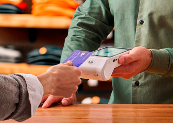 COMIENZAN LOS PAGOS CON TARJETA DE DÉBITO EN DÓLARES