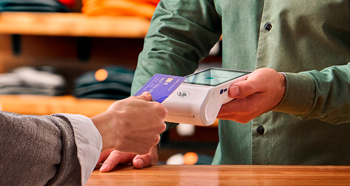 COMIENZAN LOS PAGOS CON TARJETA DE DÉBITO EN DÓLARES