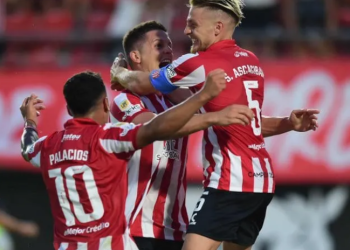 RACING SUFRIÓ UNA DURA DERROTA EN SU VISITA A ESTUDIANTES DE LA PLATA