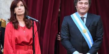 CRISTINA TRATO DE «CACHIVACHE» A JAVIER MILEI Y LO MANDÓ A TERAPIA: «SOS IGUAL DE CASTA QUE MACRI»