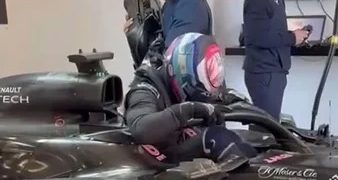COLAPINTO PROBÓ EL AUTO DE ALPINE EN BARCELONA