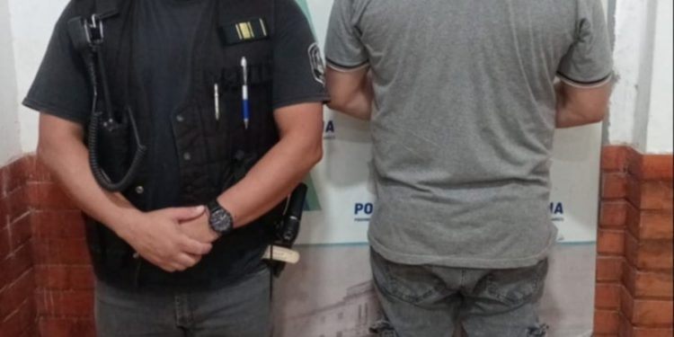 FUE APRHENDIDO POR CIRCULAR EN UN AUTO CON PEDIDO DE SECUESTRO